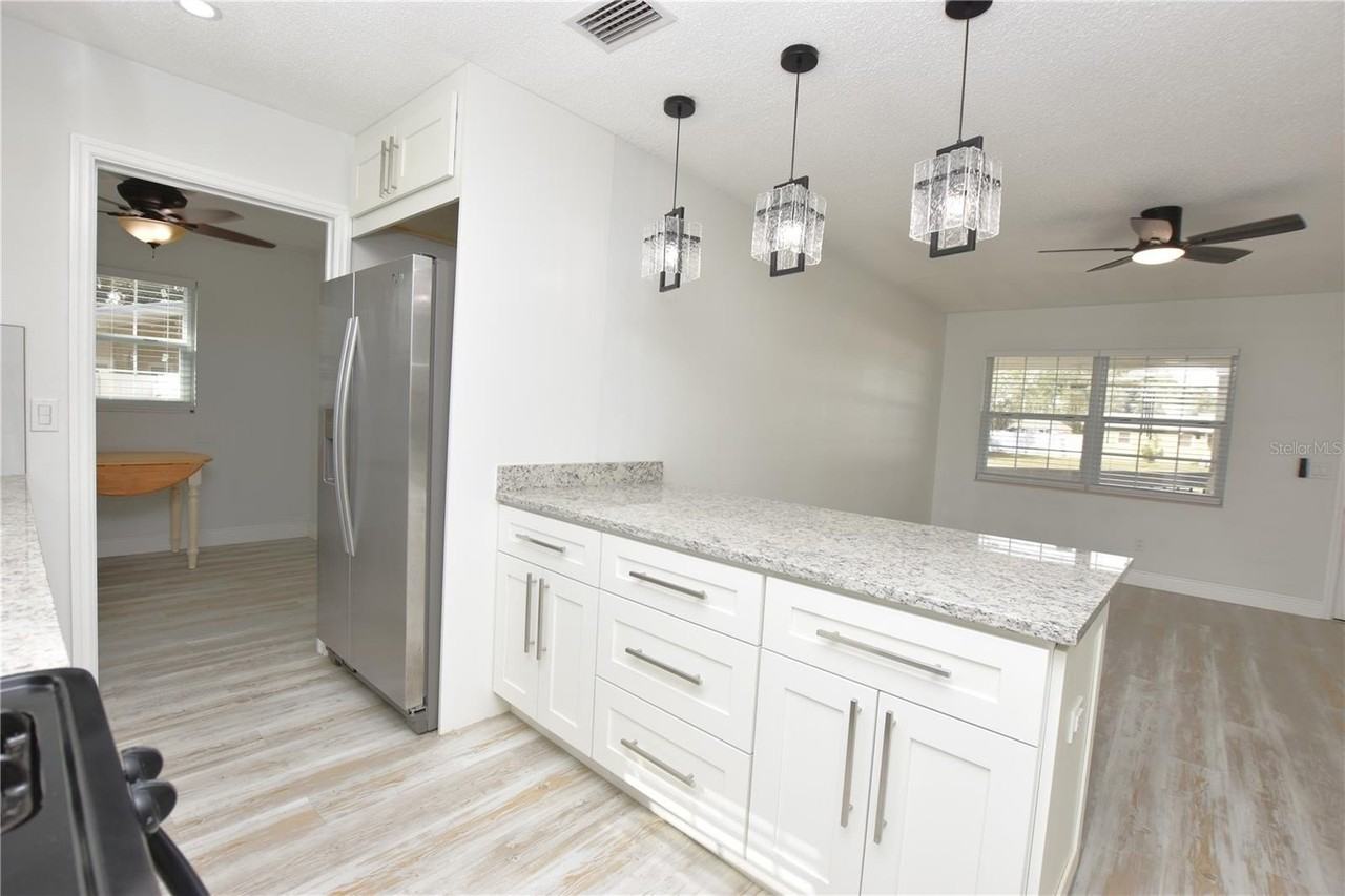 4208 Ridge Rd - Photo 6 of 37