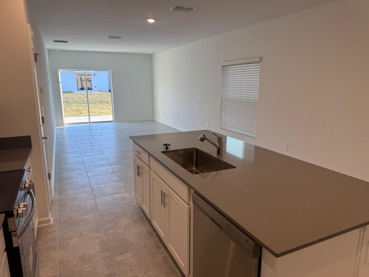 2761 Armstrong Ave - Photo 2 of 17