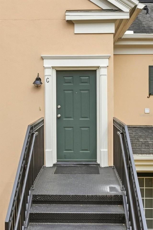 1420 Lake Baldwin Ln - Photo 2 of 10