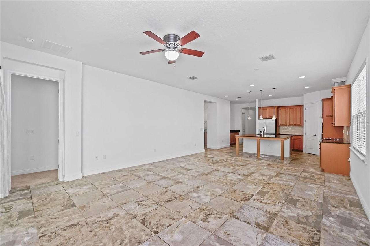 9894 Mere Pkwy - Photo 5 of 36