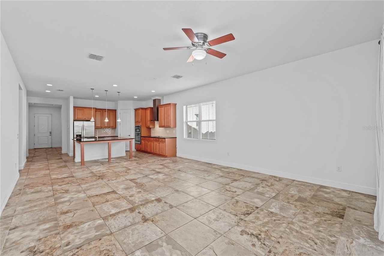 9894 Mere Pkwy - Photo 7 of 36