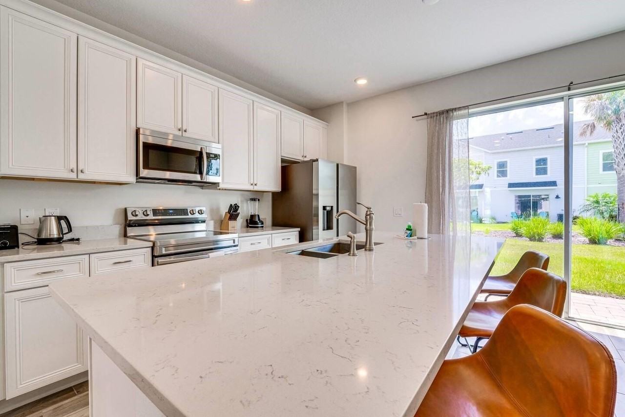 8209 Surf St - Photo 7 of 50