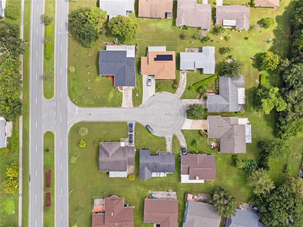 10303 Lollipop Ln - Photo 4 of 50