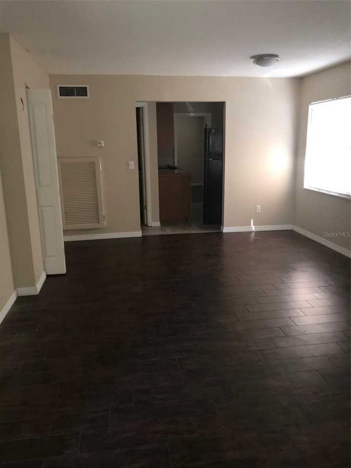 517 S Hyer Ave #2 - Photo 3 of 8