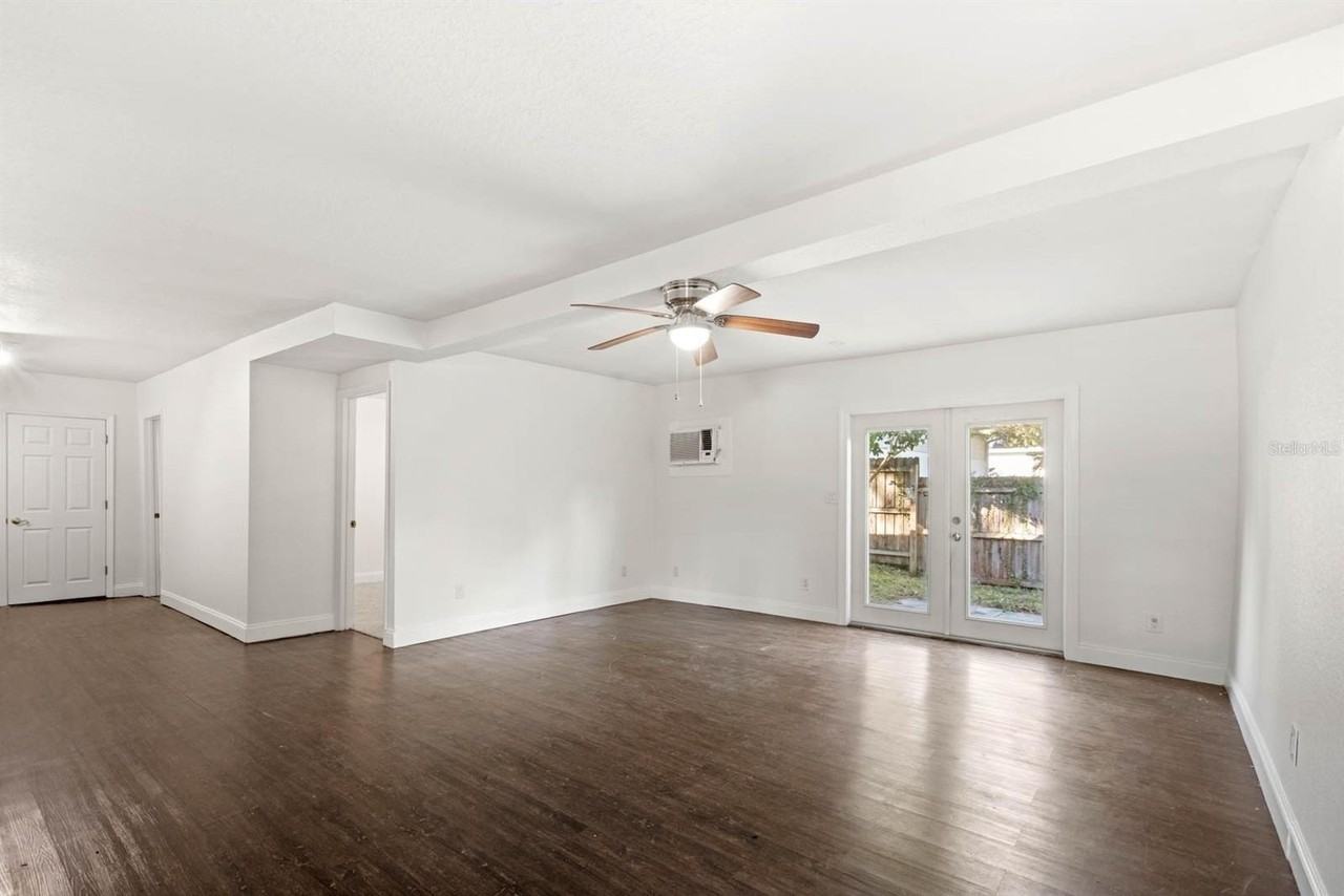 1918 S Fern Creek Ave - Photo 2 of 11