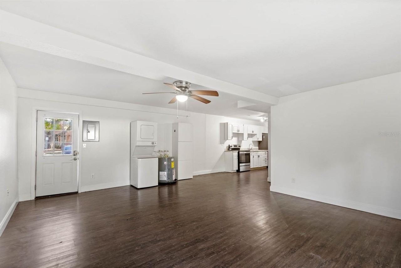 1918 S Fern Creek Ave - Photo 4 of 11