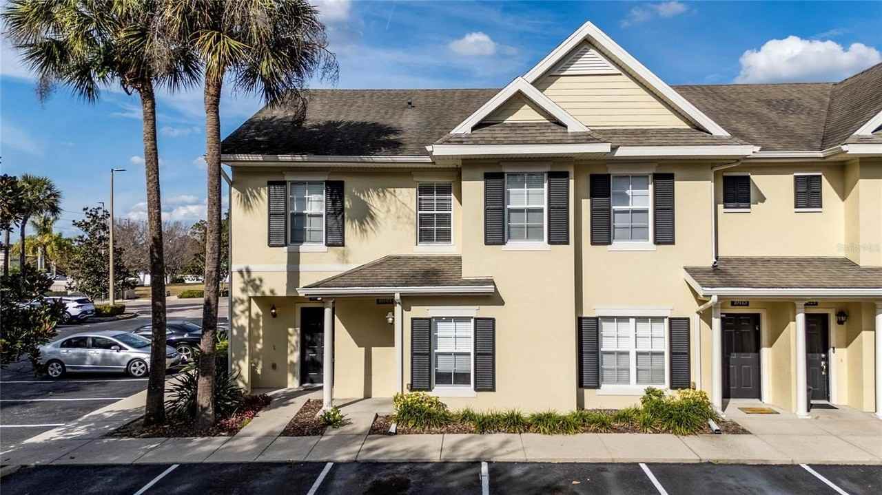 10109 Regent Park Dr #2502 - Photo 3 of 34