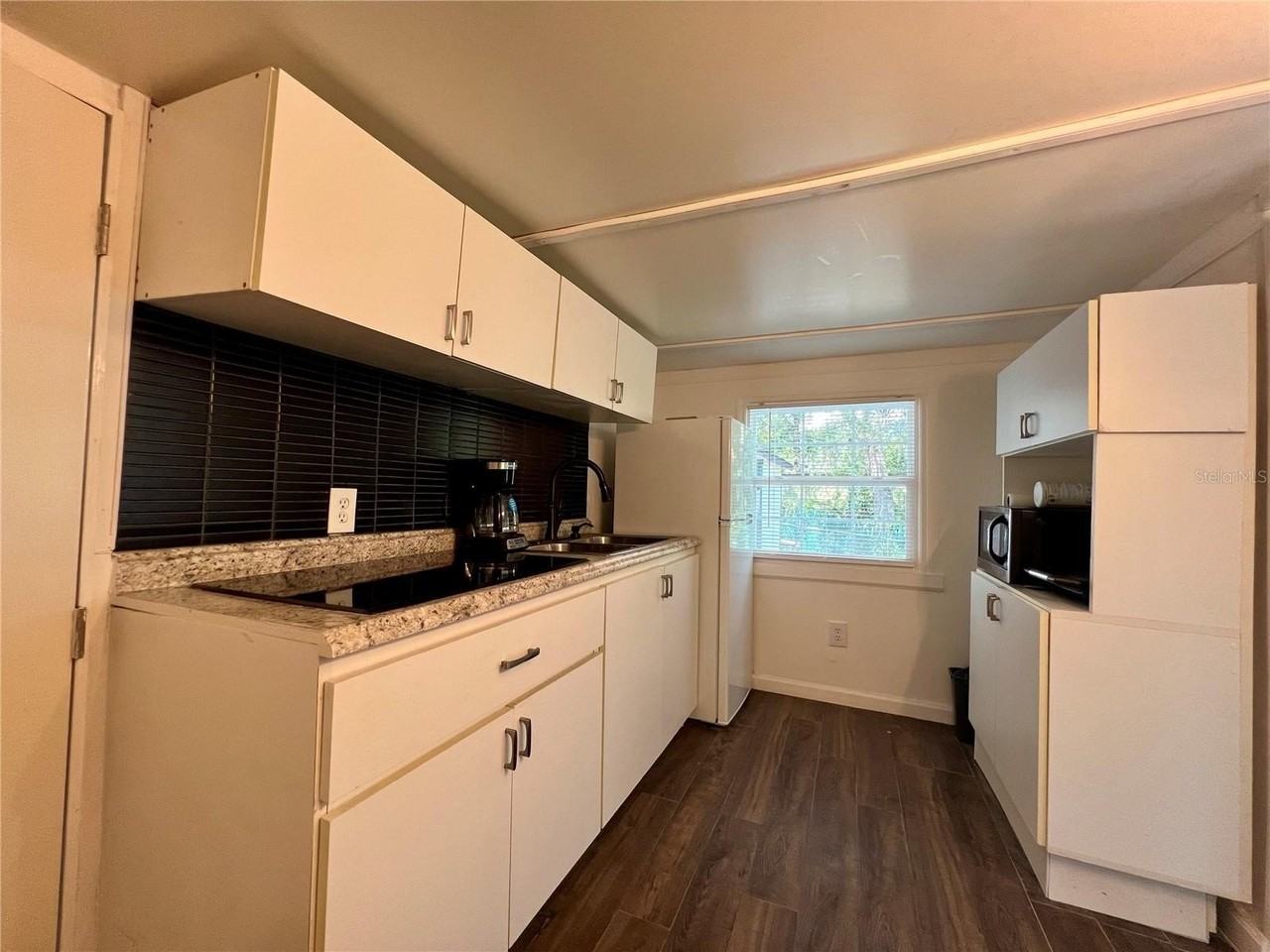 3750 W Hilltop Ln - Photo 4 of 20