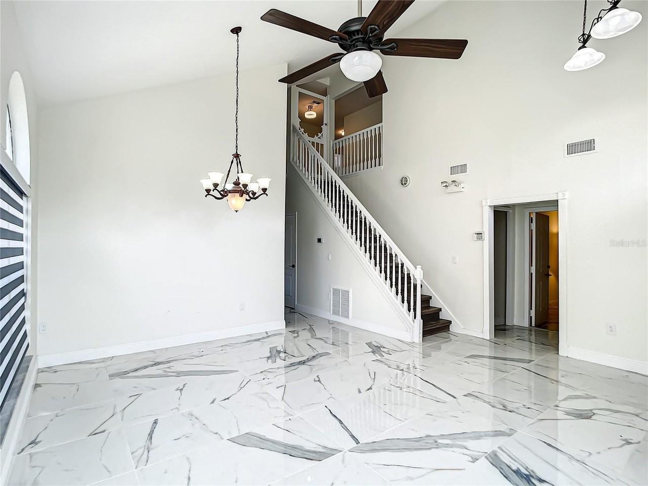 8815 Kensington Ct - Photo 5 of 41