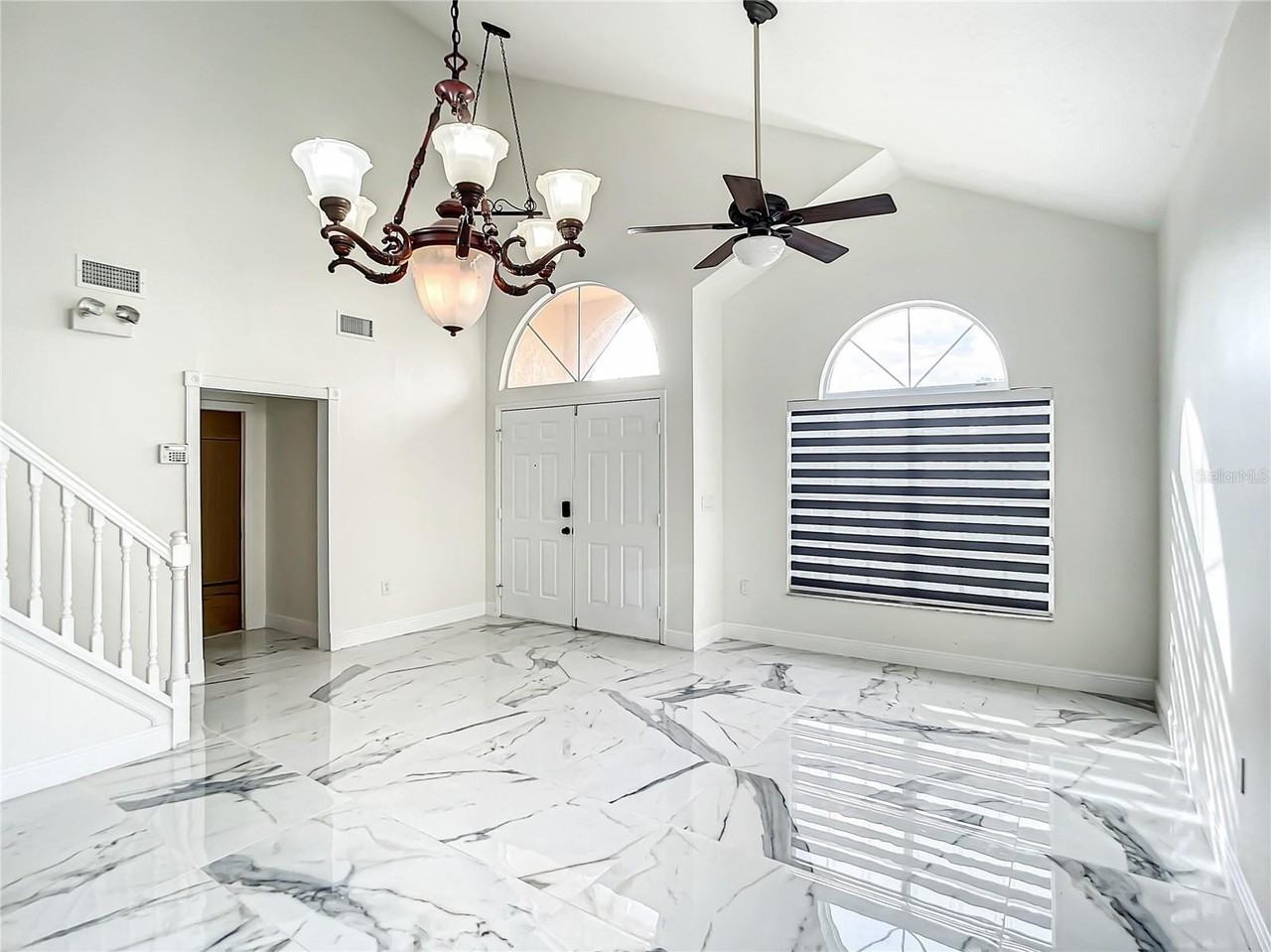 8815 Kensington Ct - Photo 6 of 41