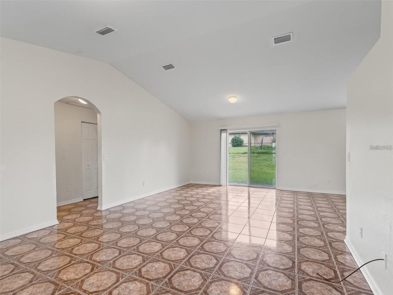 15661 Se 88th Ct - Photo 7 of 16