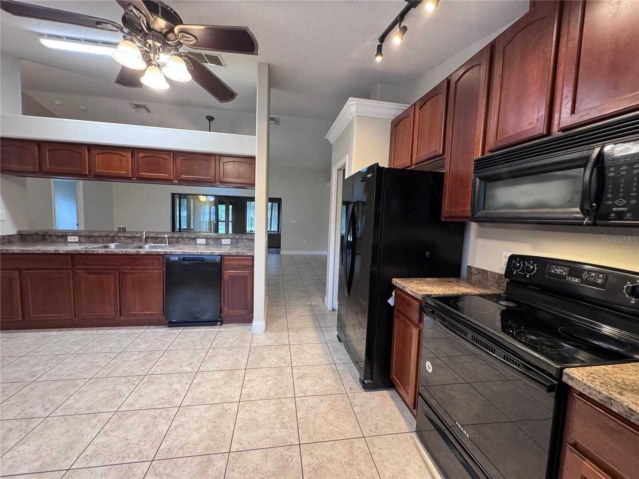 4924 Raylene Way - Photo 5 of 26