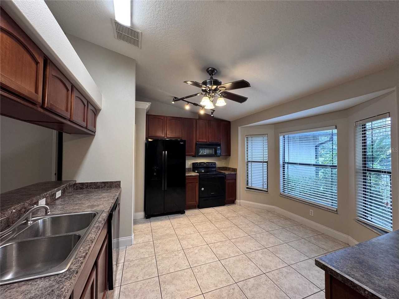 4924 Raylene Way - Photo 6 of 26