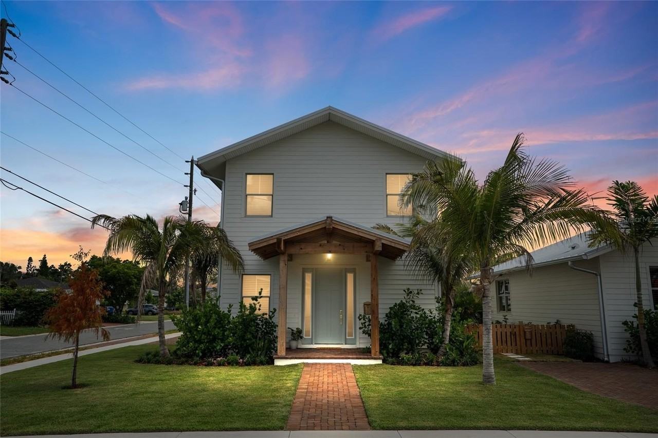 1631 31st Ave N - Photo 2 of 42