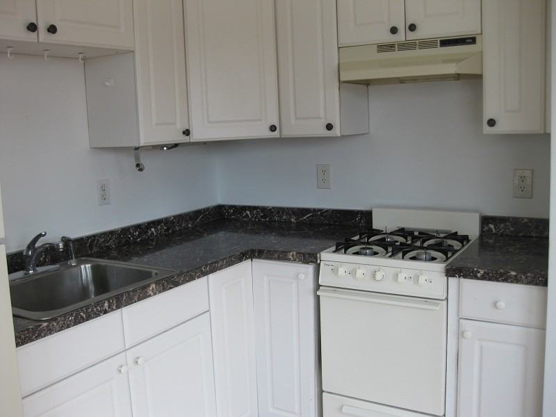 410 Main St - Photo 3 of 11