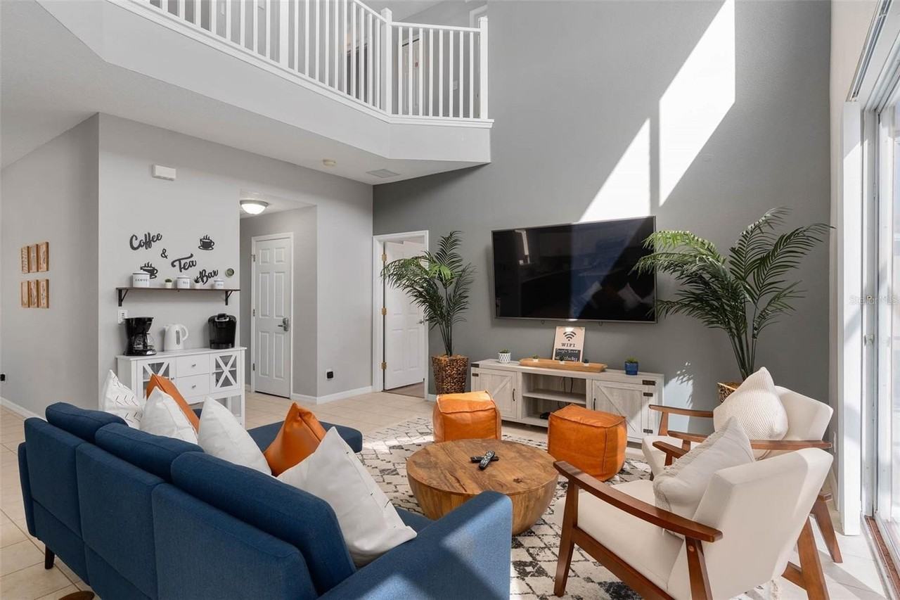 248 Carrera Ave - Photo 4 of 50