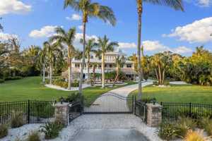 featured image of 450 Bayshore Dr