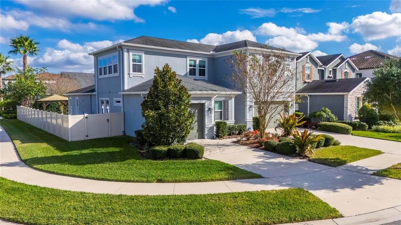 18233 Leafmore St - Photo 3 of 47