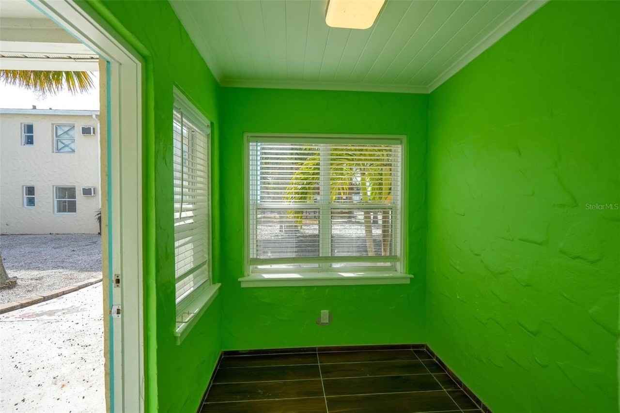 115 145th Ave E #4 - Photo 6 of 31