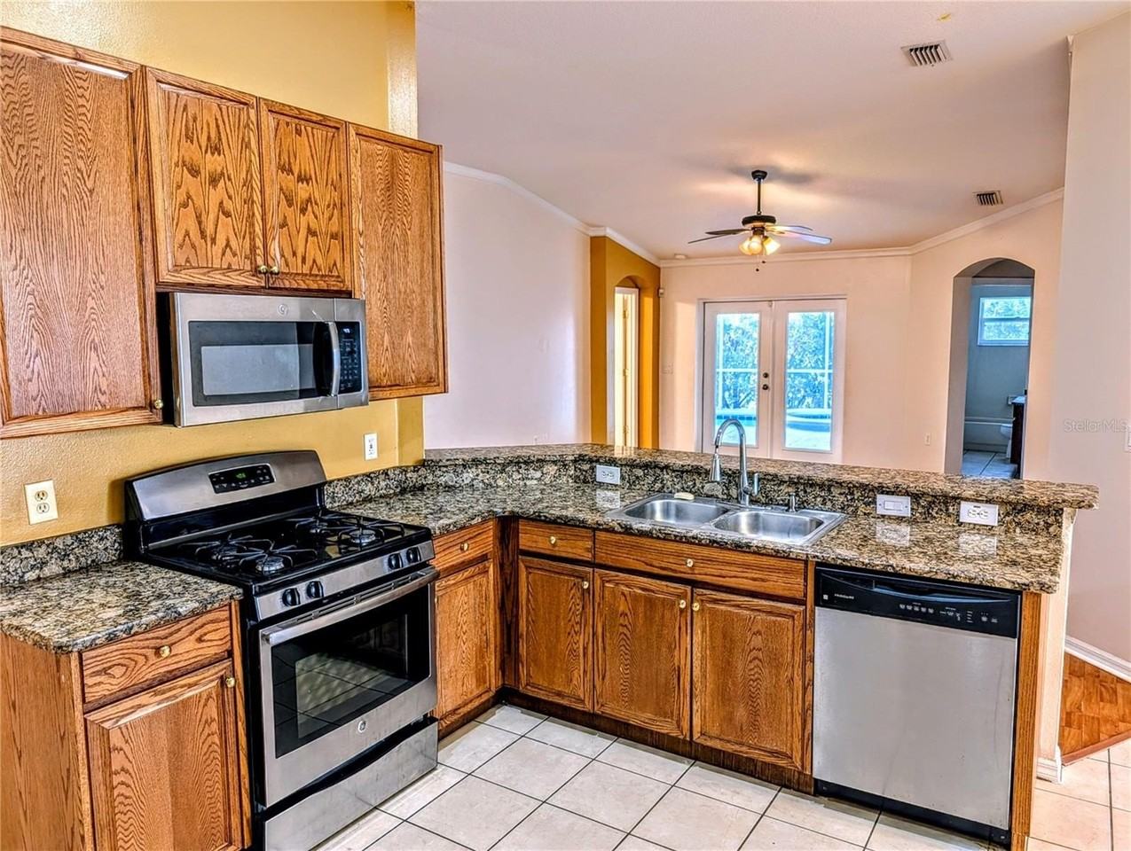 10128 Heather Sound Dr - Photo 4 of 11