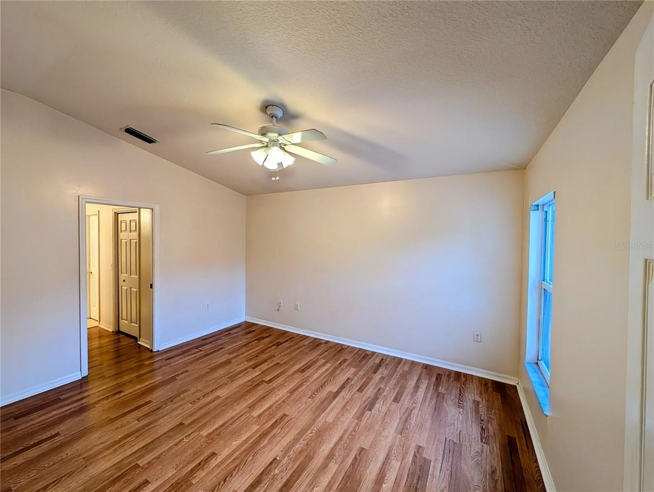 10128 Heather Sound Dr - Photo 6 of 11