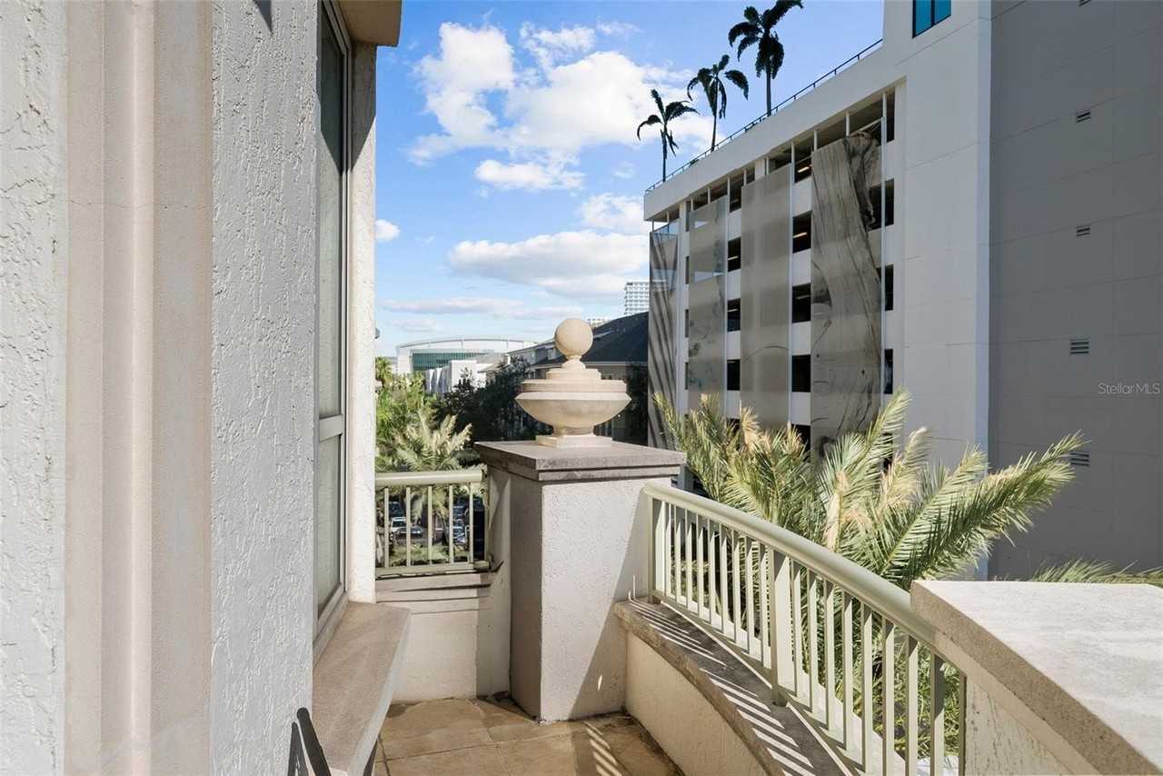 450 Knights Run Ave #405 - Photo 7 of 50