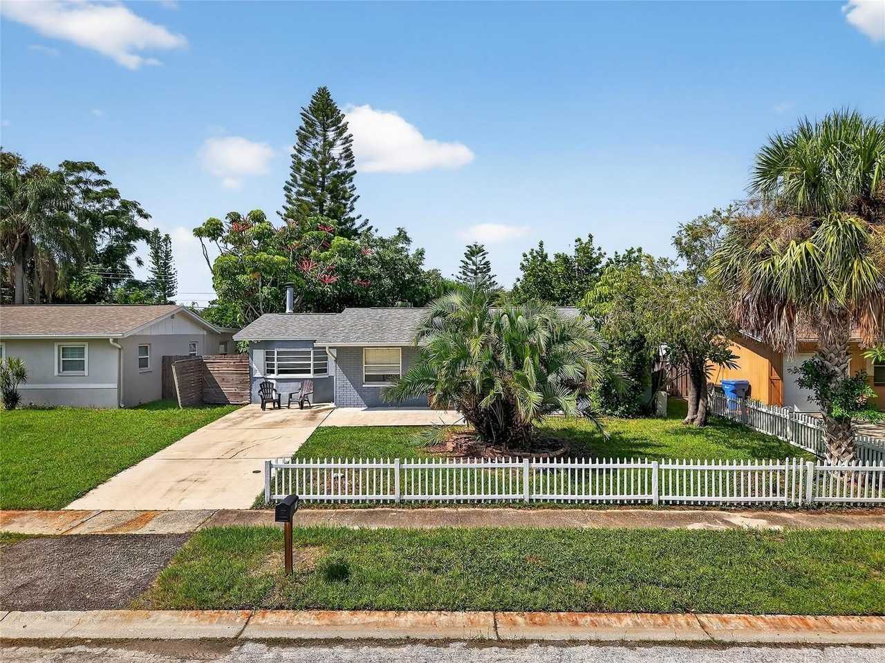 11119 Temple Ave - Photo 2 of 35