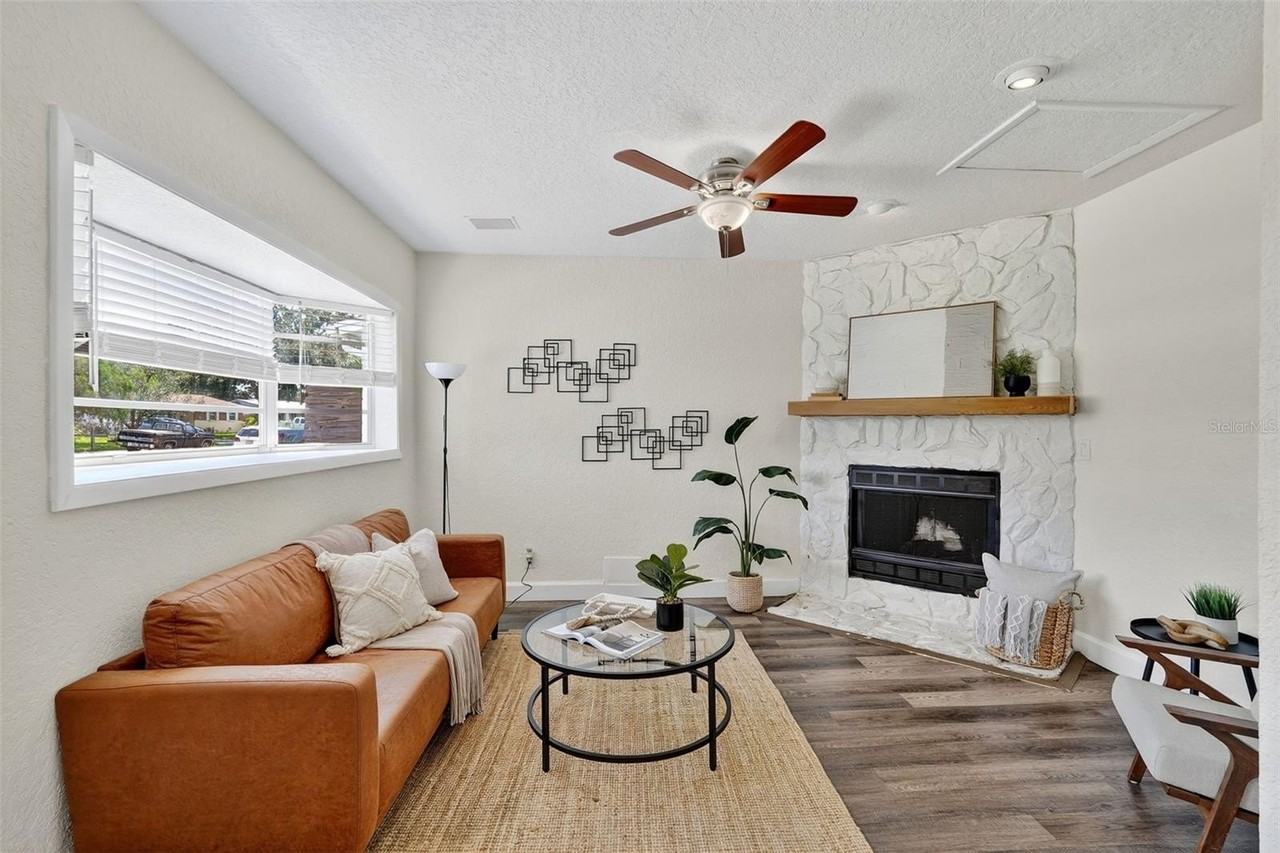 11119 Temple Ave - Photo 4 of 35