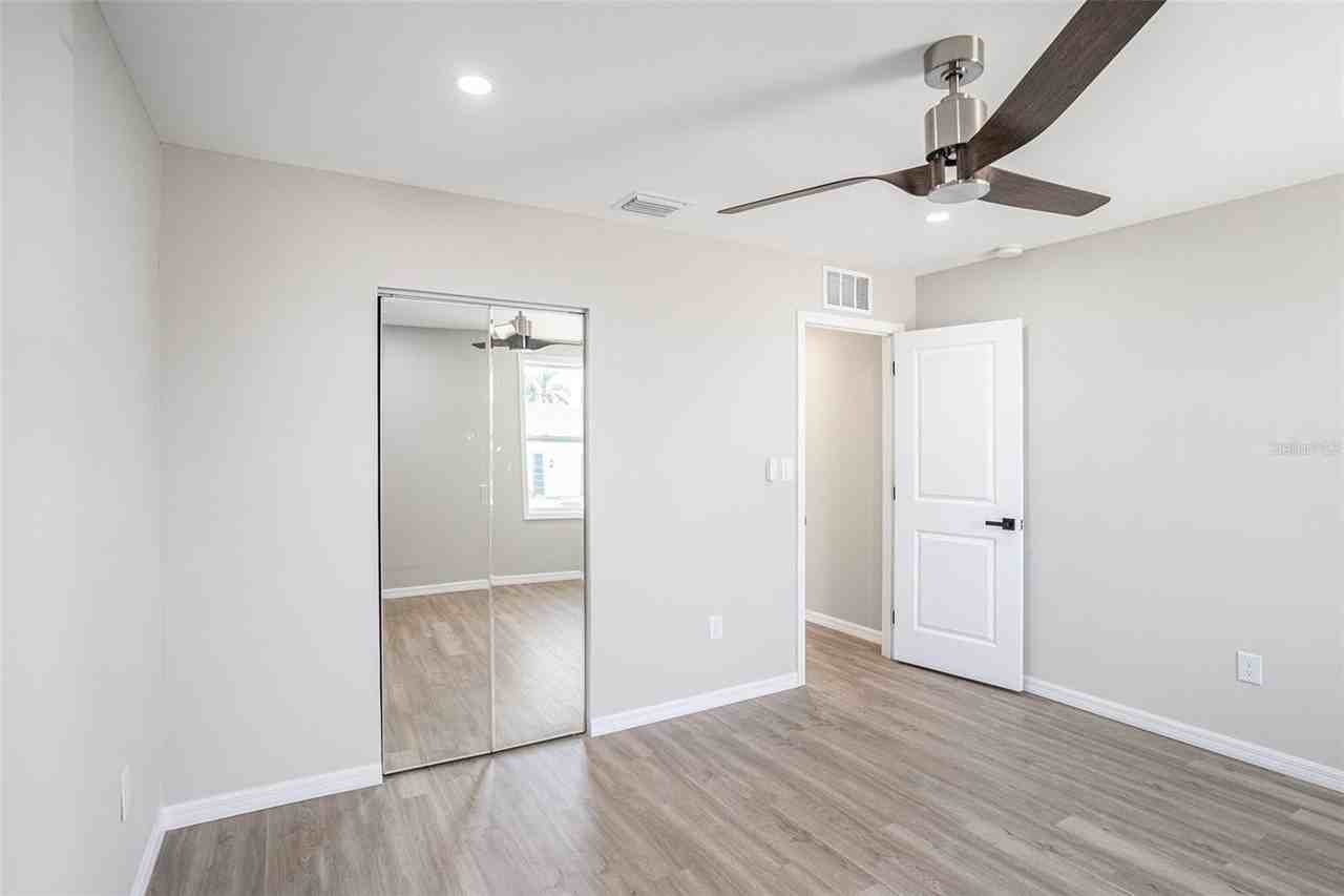 3412 Springfield Dr - Photo 5 of 25