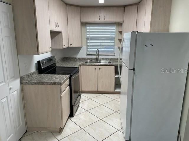 3704 36th St W - Photo 7 of 33