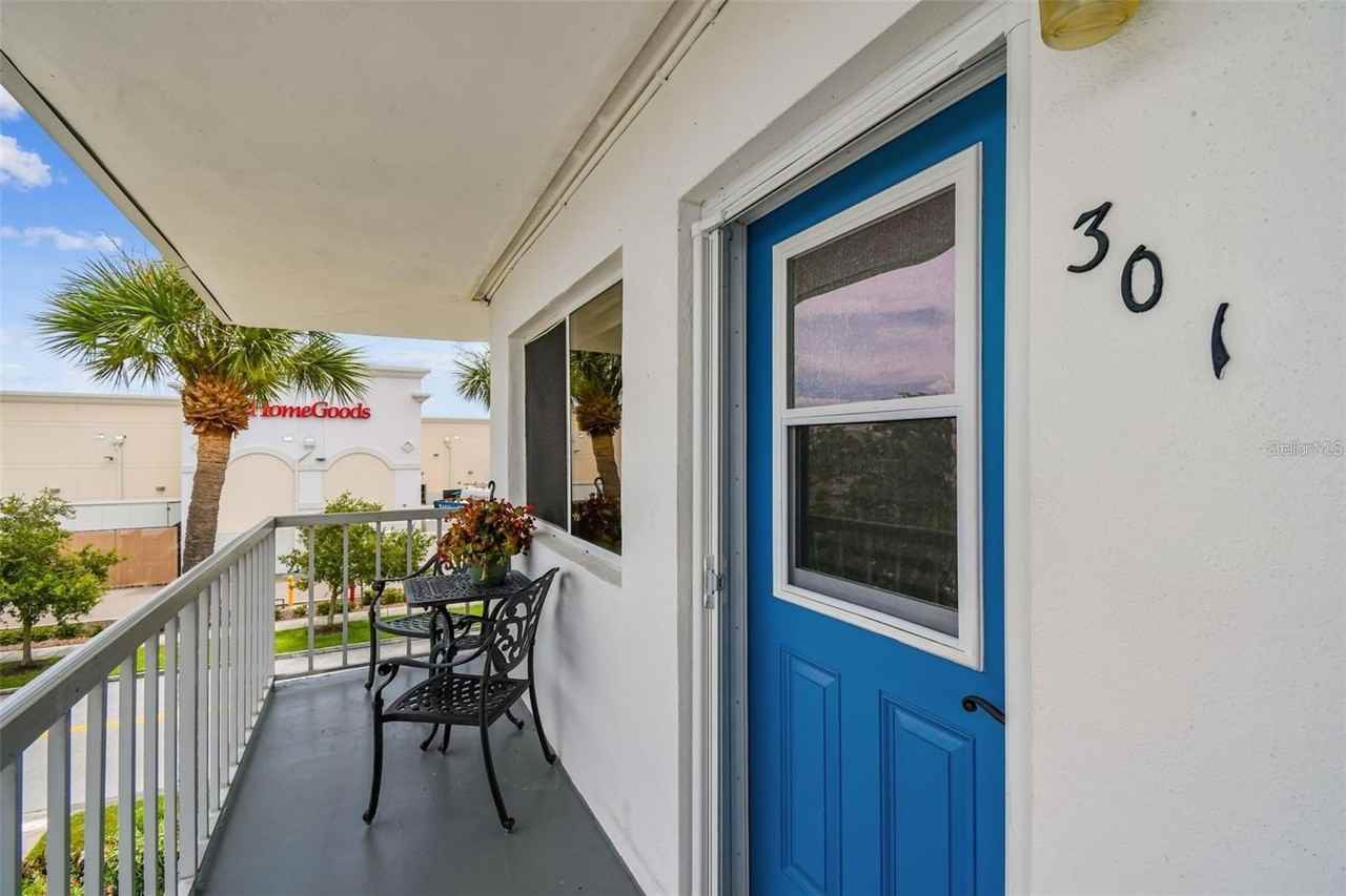 8080 112th St #301 - Photo 2 of 50