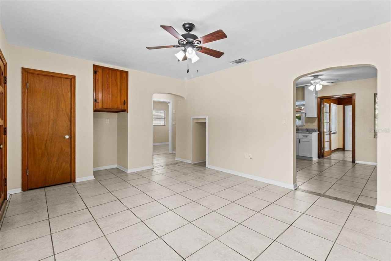 512 Richmond St - Photo 4 of 37