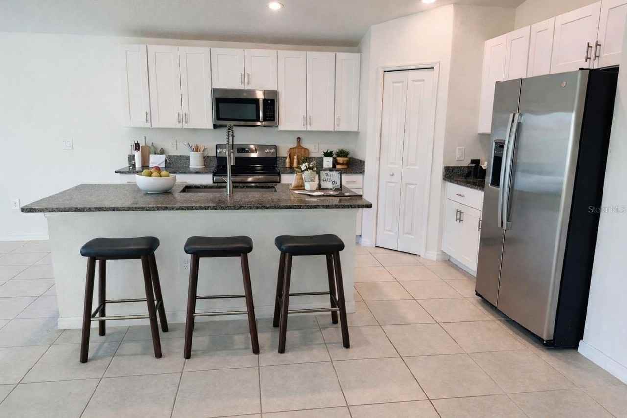 13181 Garnet Raspberry Ave - Photo 2 of 10