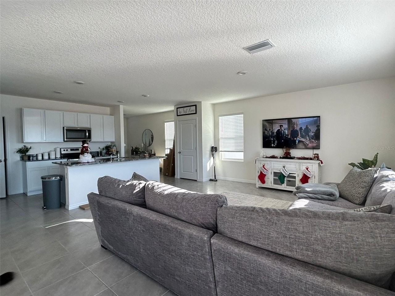 8309 Hardy Bay Loop - Photo 6 of 24