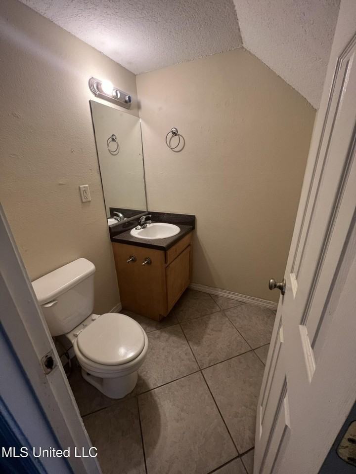 1625 Martin Bluff Rd Apt 47 - Photo 4 of 12