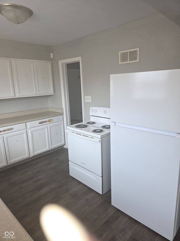 3602 N Layman Ave - Photo 2 of 23