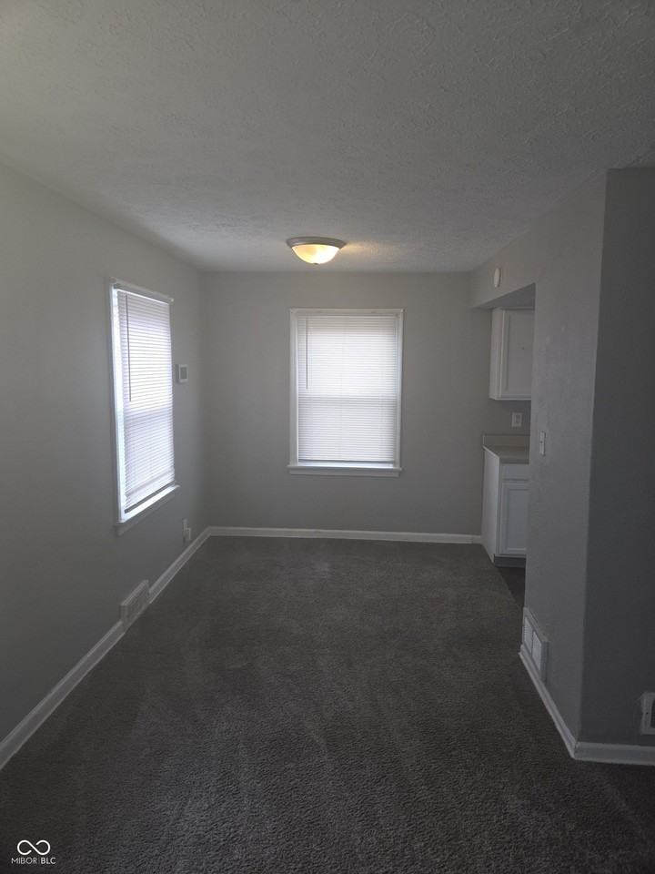 3602 N Layman Ave - Photo 5 of 23