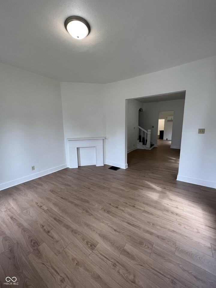 730 W 9th St - Photo 3 of 22