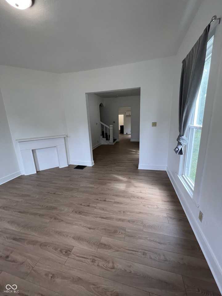 730 W 9th St - Photo 4 of 22