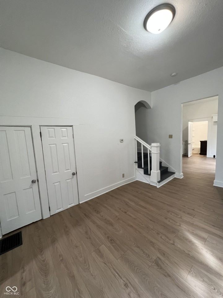 730 W 9th St - Photo 5 of 22