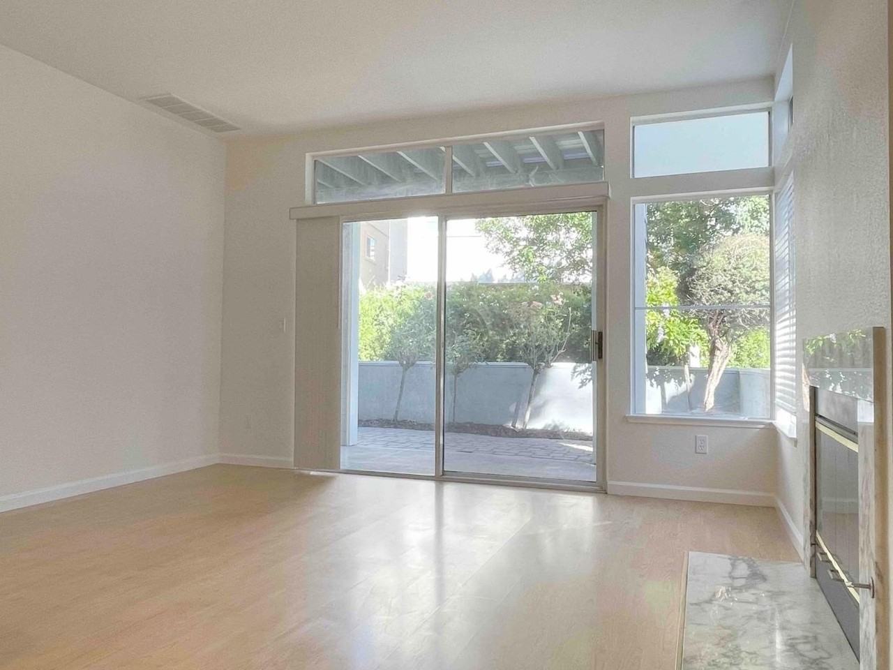 1801 Parkview Green Cir - Photo 3 of 16