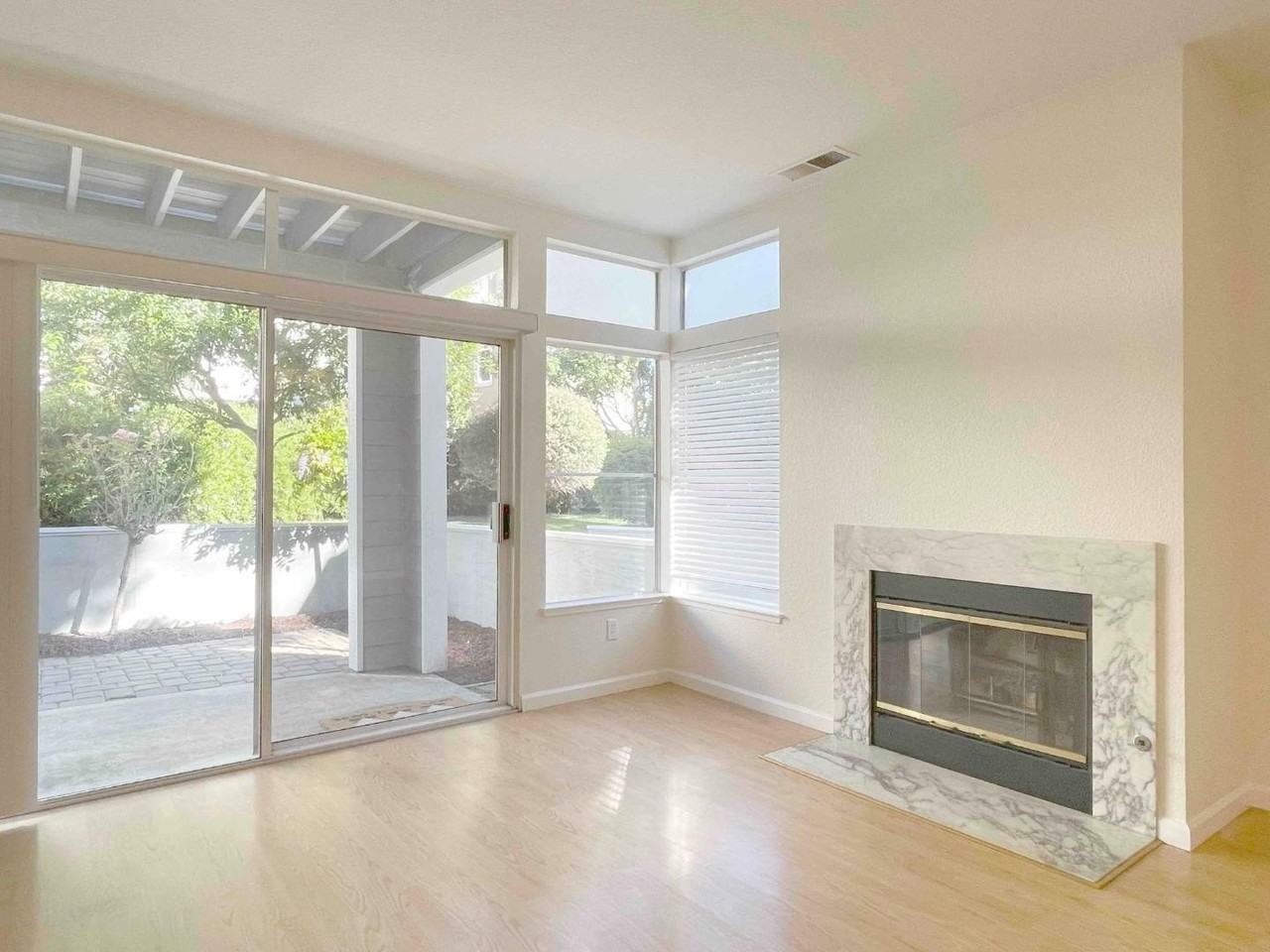 1801 Parkview Green Cir - Photo 4 of 16