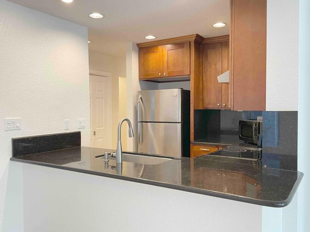 1801 Parkview Green Cir - Photo 5 of 16