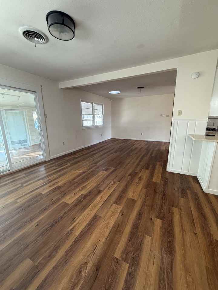 2418 48th St #1 - Photo 3 of 12