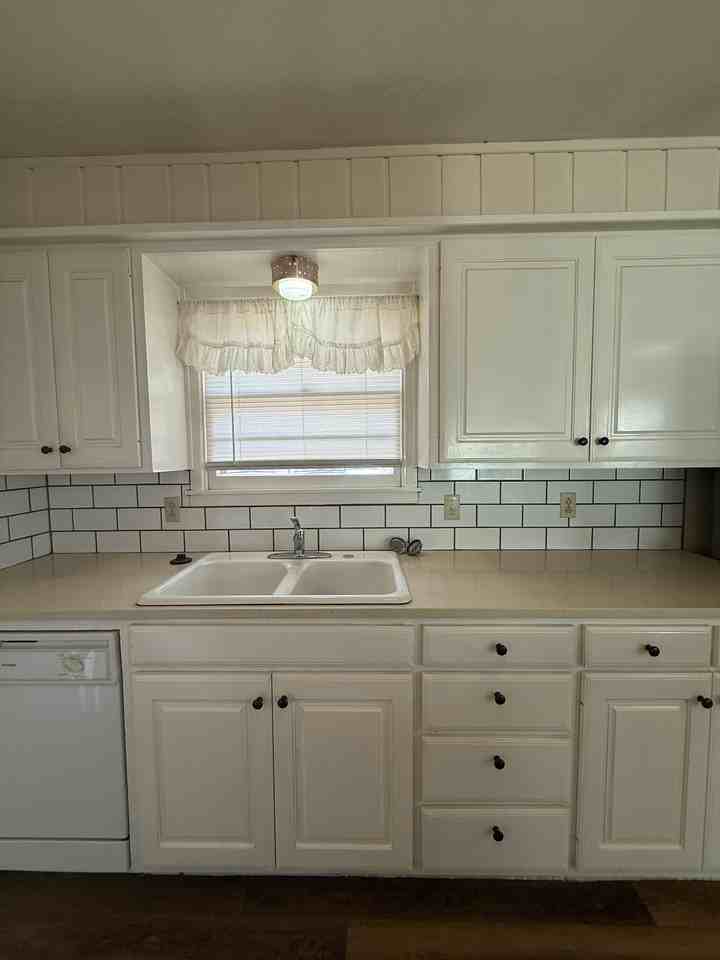 2418 48th St #1 - Photo 6 of 12