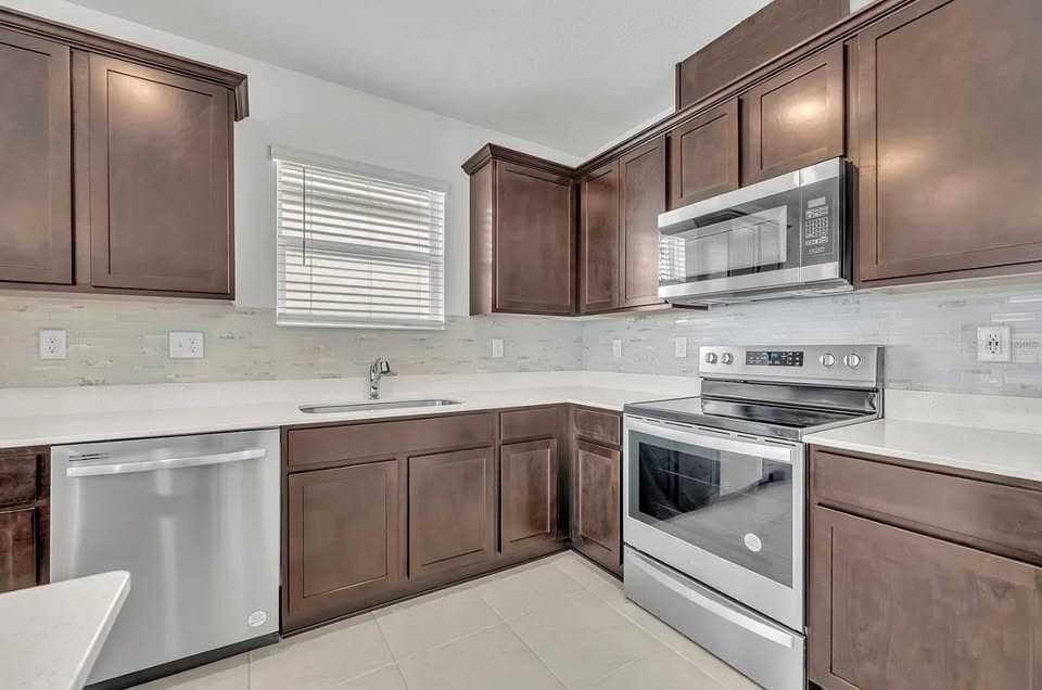 1140 Sugarwood St #1 - Photo 3 of 41