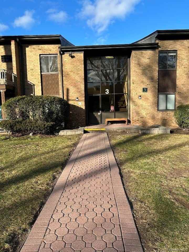 3 Charles Ln Apt 1e #1E - Photo 2 of 13