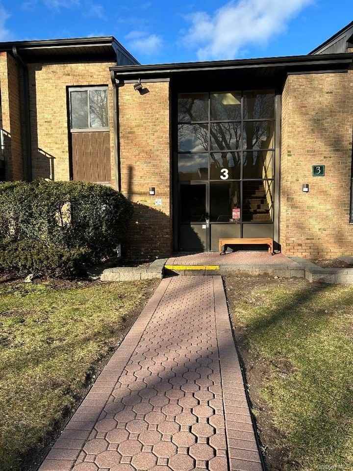 3 Charles Ln Apt 1e #1E - Photo 3 of 13