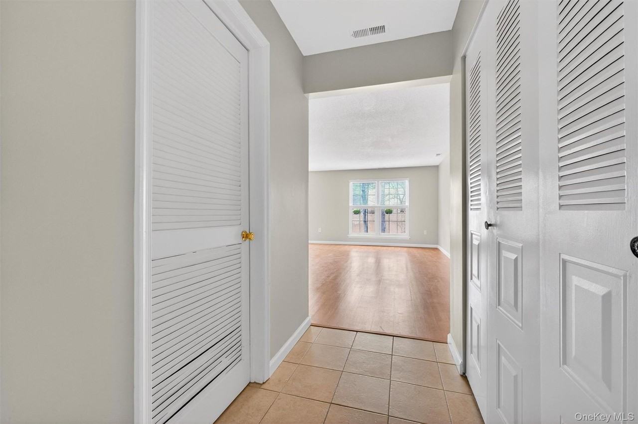 111 Cartwheel Ct Apt 18 #18 - Photo 5 of 19