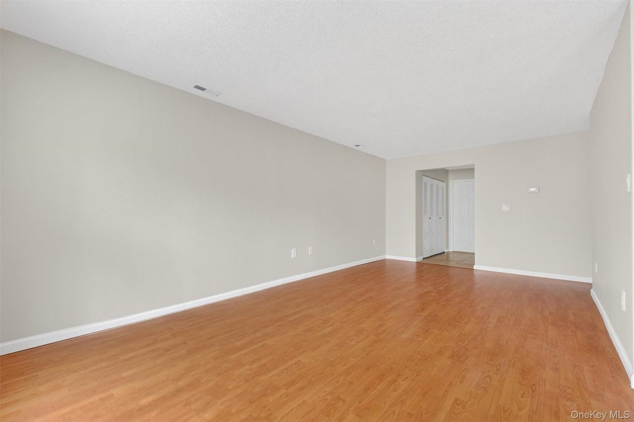 111 Cartwheel Ct Apt 18 #18 - Photo 6 of 19